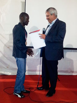 Entrega do prmio ao 1 Classificado pela Sinfic